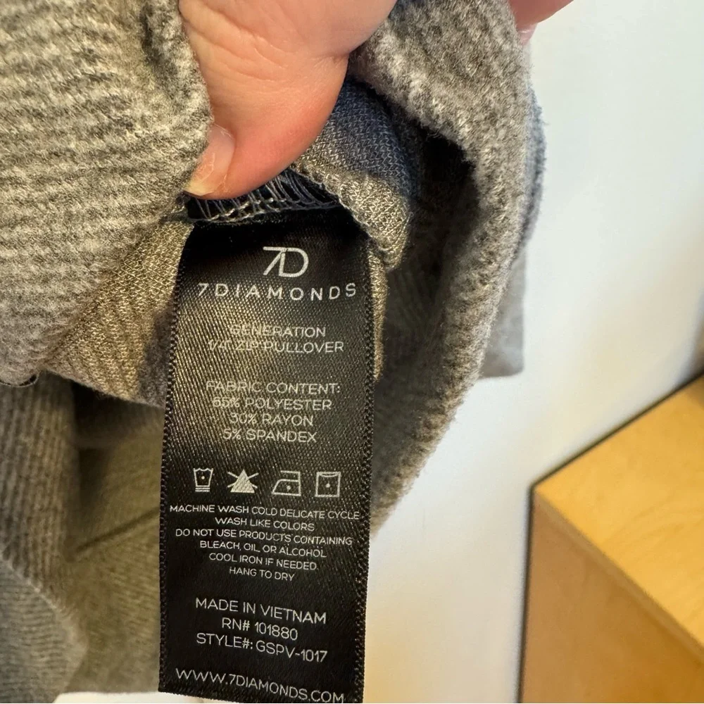 7 Diamonds Heather Gray Zip-Up Sweater